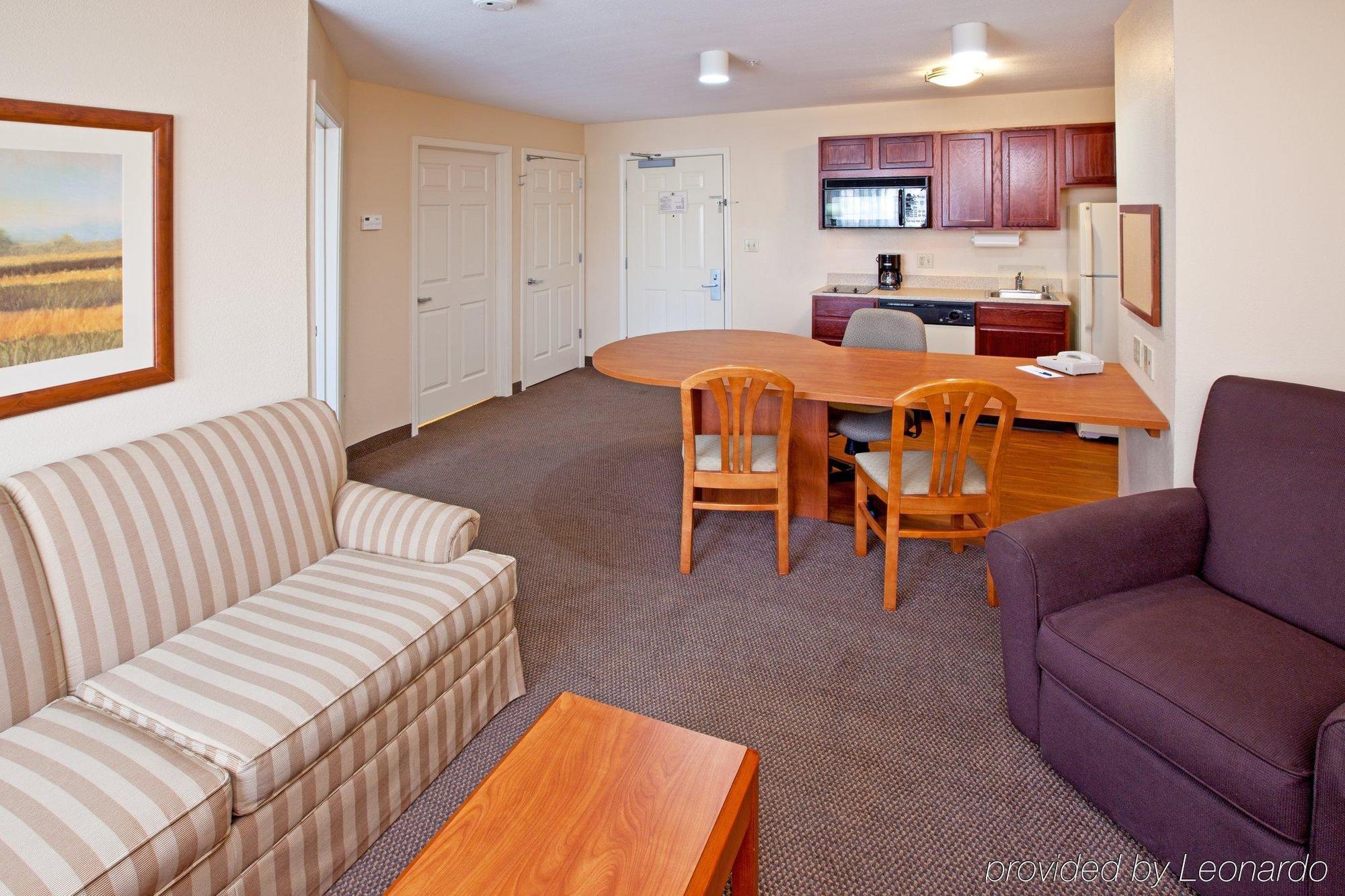 Candlewood Suites Louisville Airport By Ihg Room photo